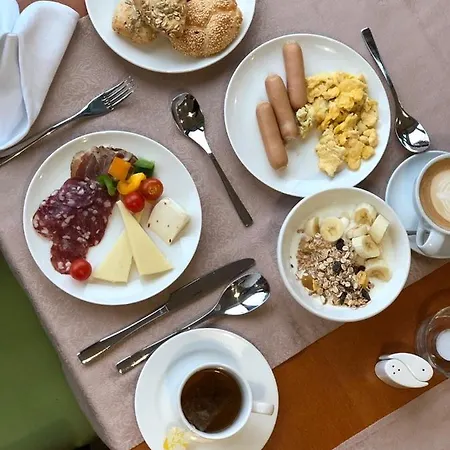 Reaktiv Hotel 3*