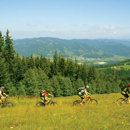 Reaktiv ホテル 3*